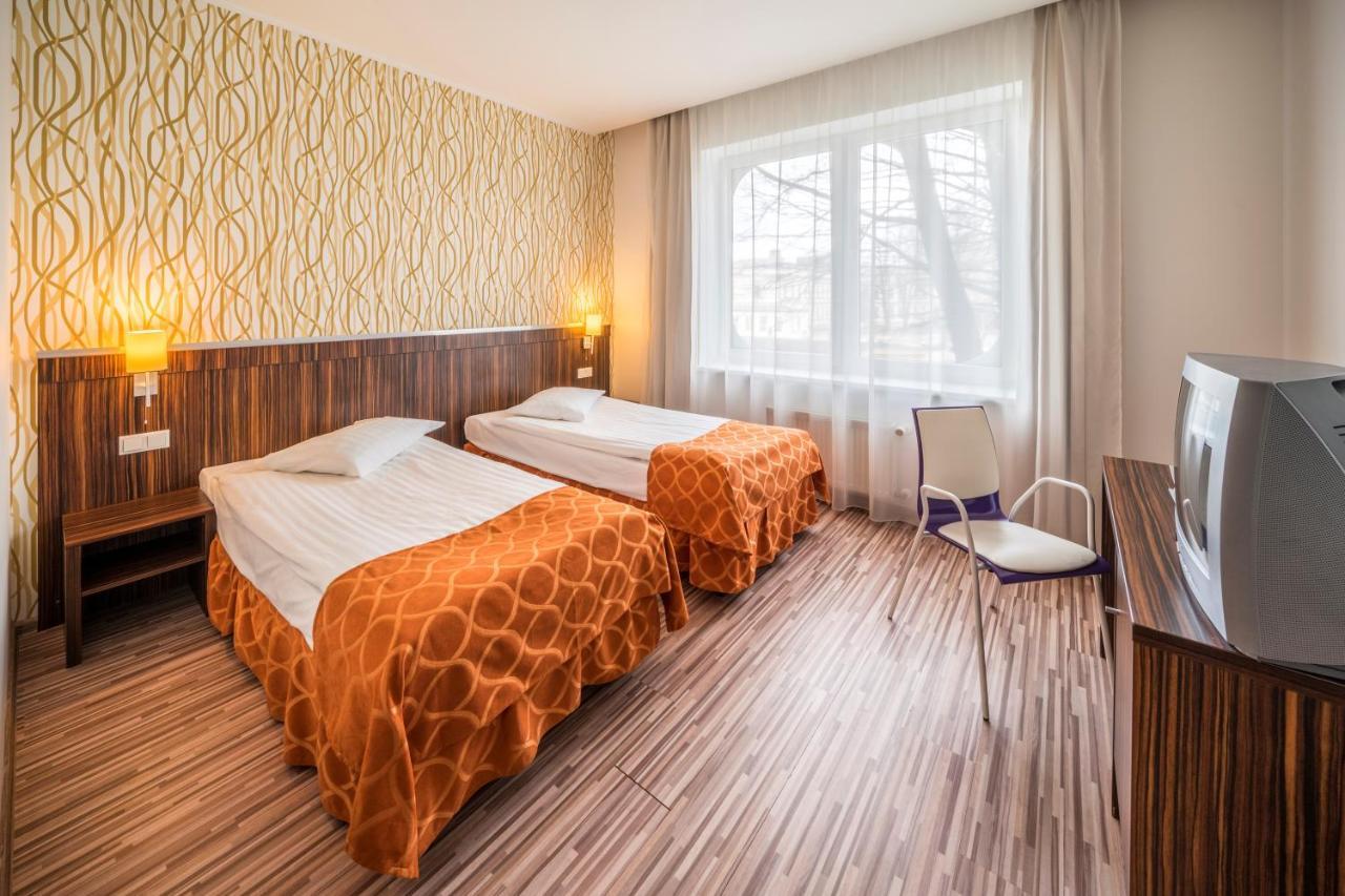Rija Vef Hotel With Free Parking Riga Bagian luar foto