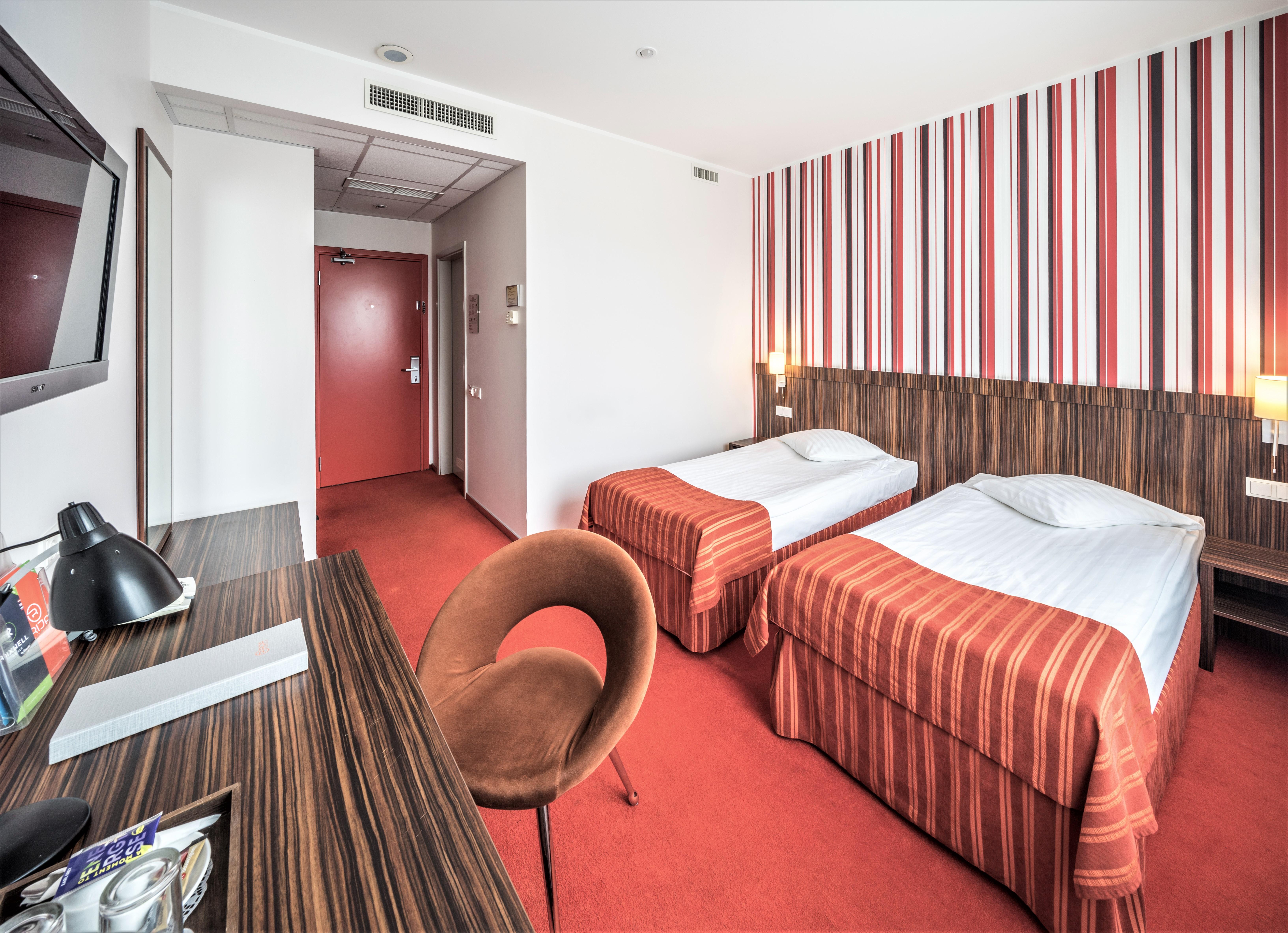 Rija Vef Hotel With Free Parking Riga Bagian luar foto