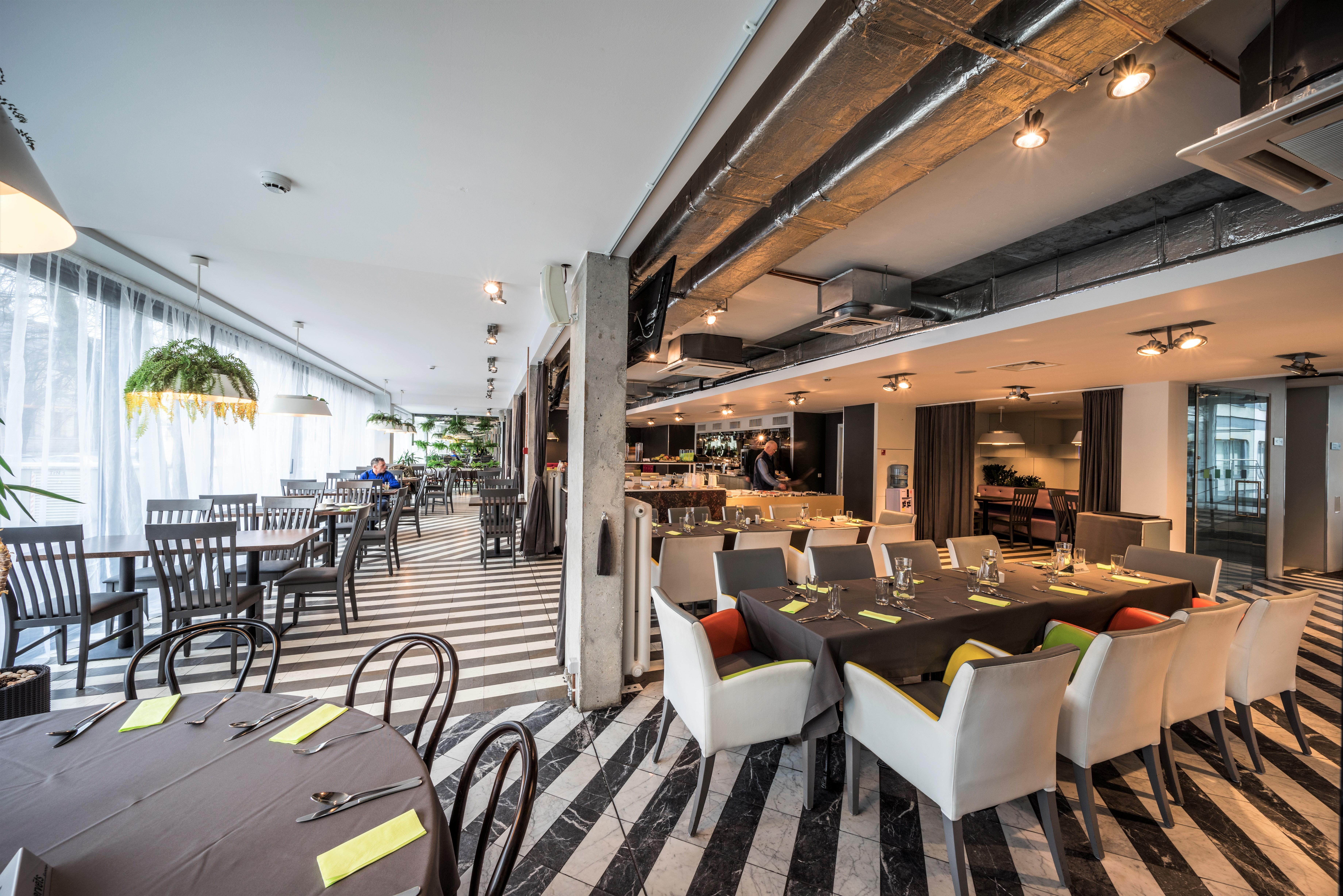Rija Vef Hotel With Free Parking Riga Bagian luar foto