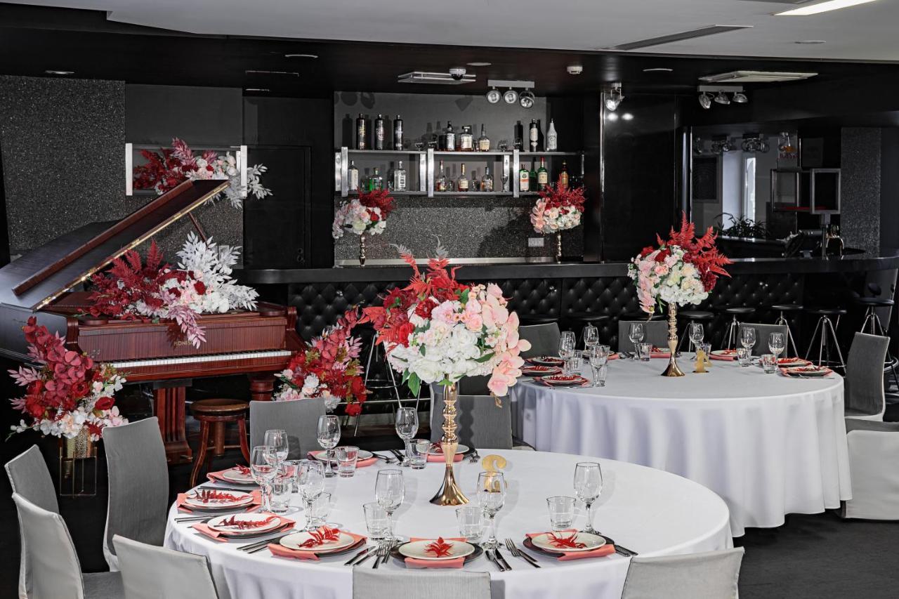 Rija Vef Hotel With Free Parking Riga Bagian luar foto