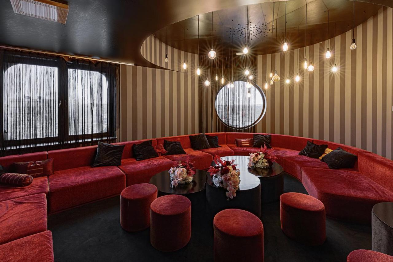 Rija Vef Hotel With Free Parking Riga Bagian luar foto