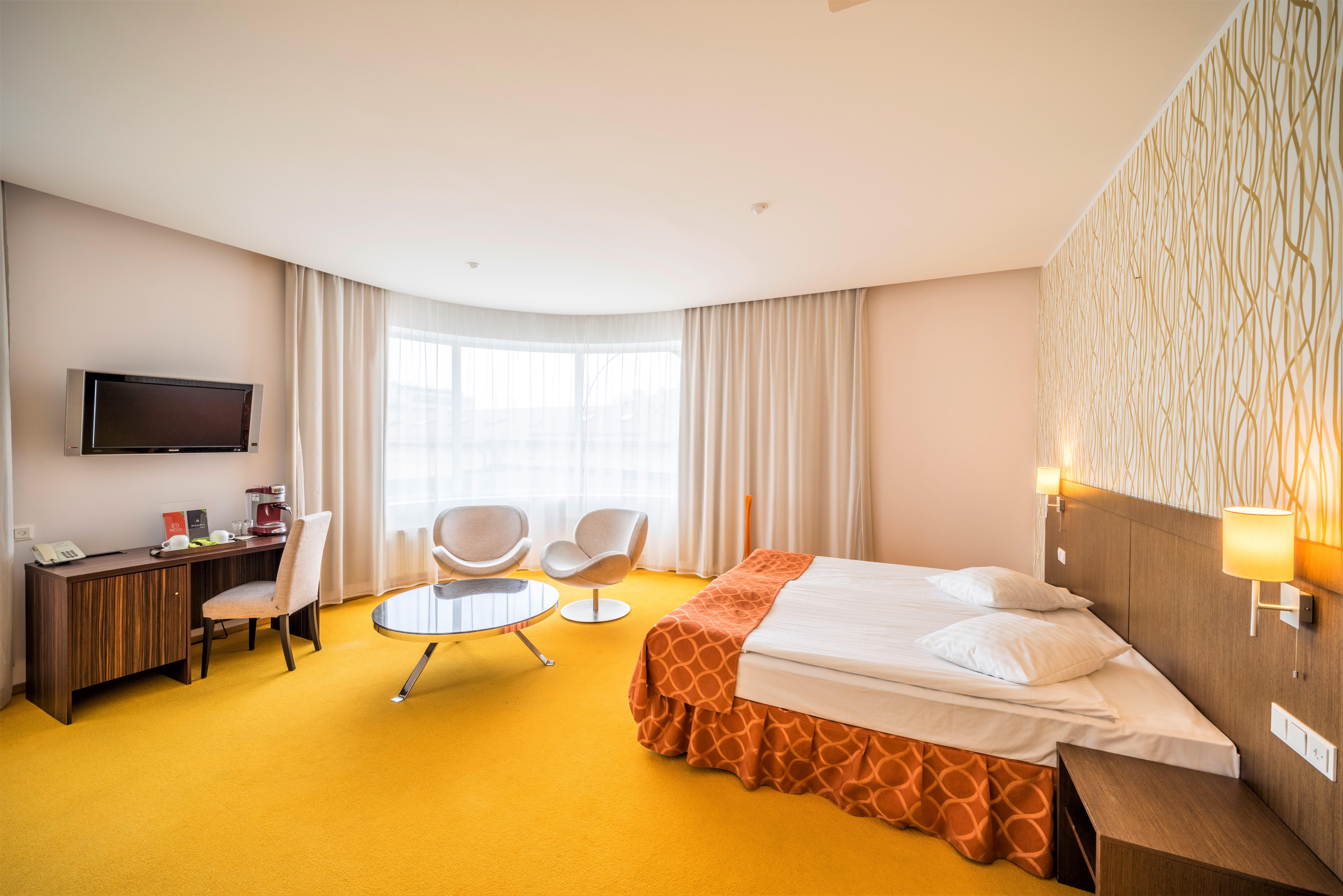 Rija Vef Hotel With Free Parking Riga Bagian luar foto