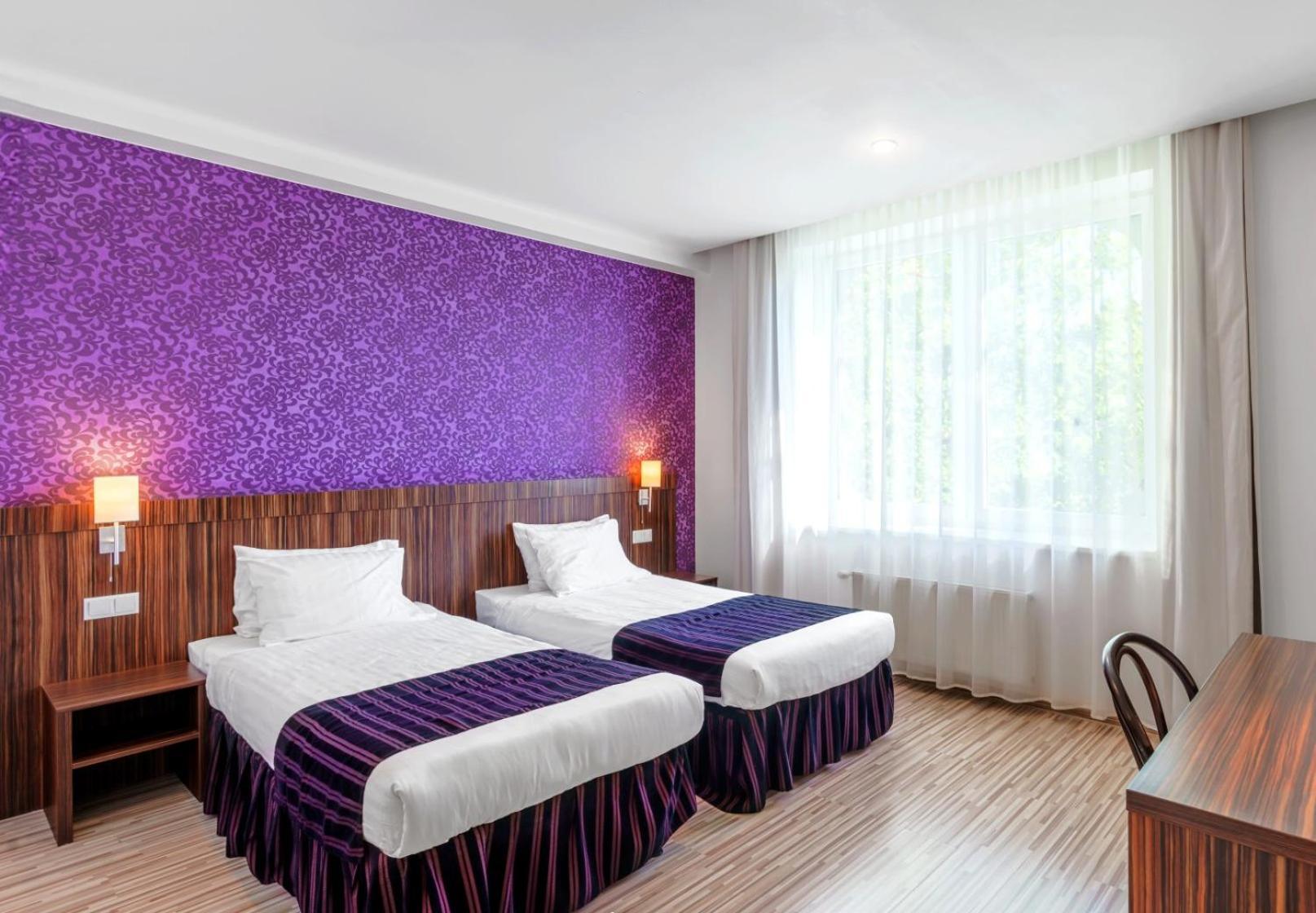 Rija Vef Hotel With Free Parking Riga Bagian luar foto