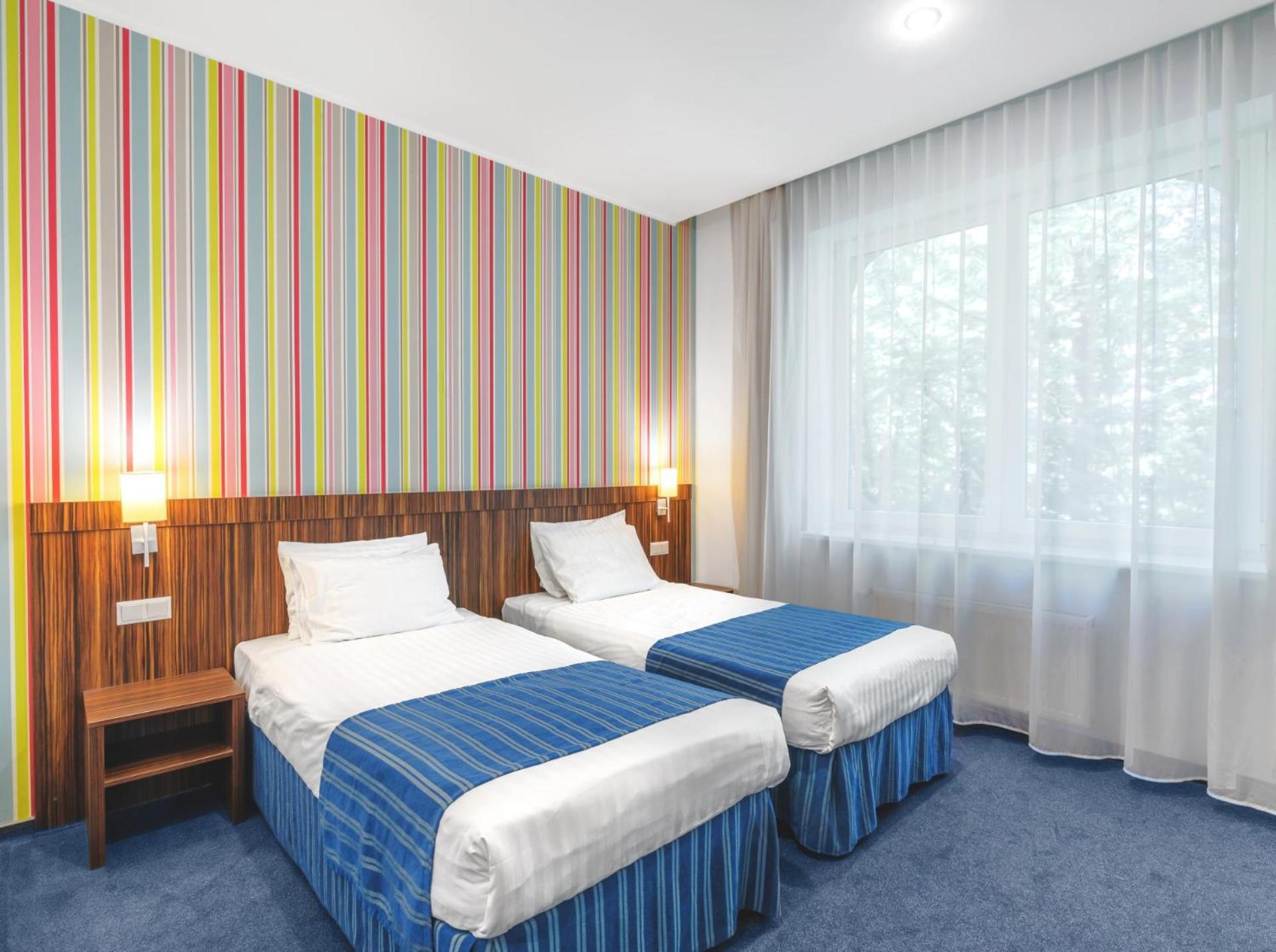 Rija Vef Hotel With Free Parking Riga Bagian luar foto