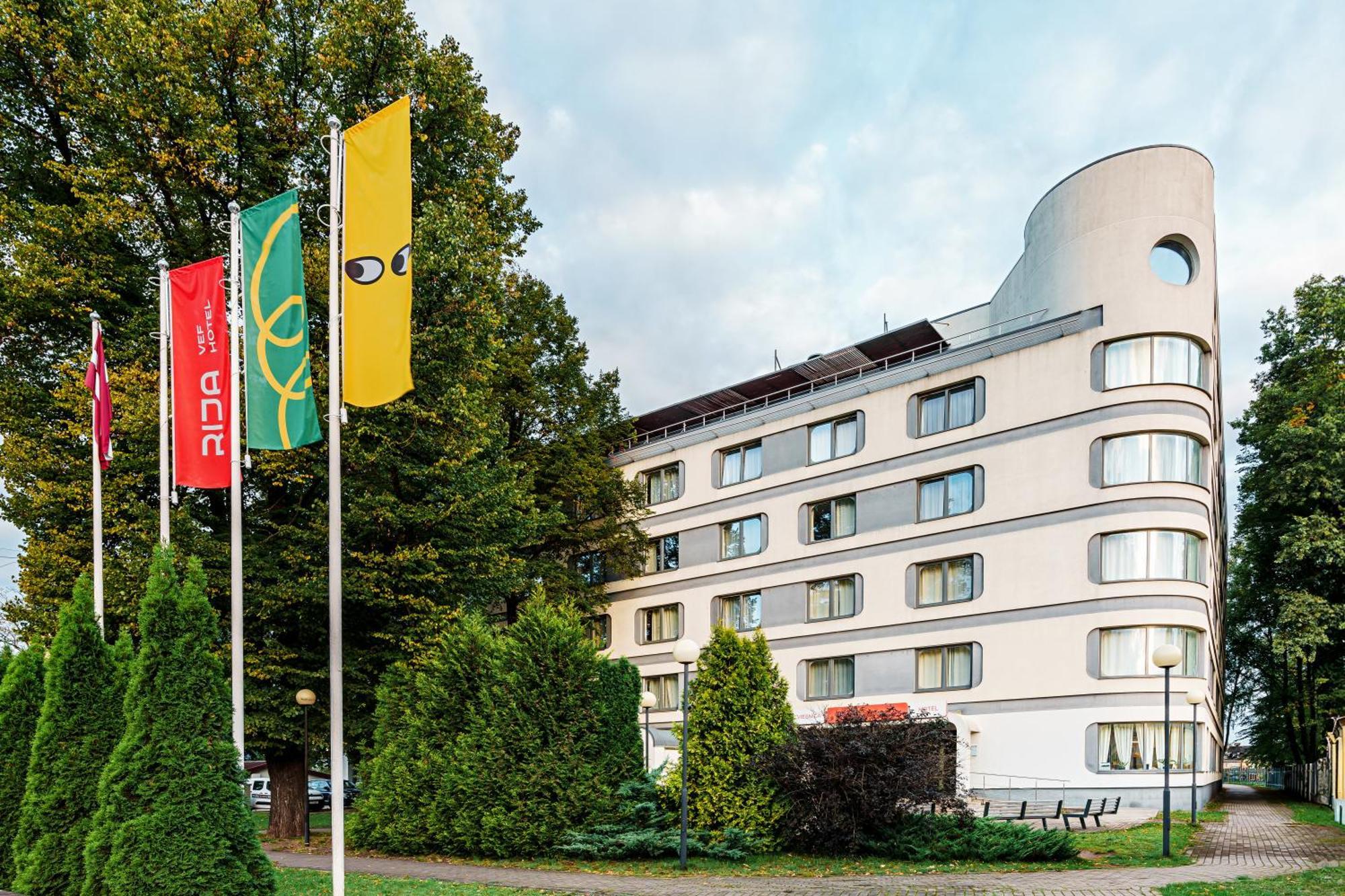 Rija Vef Hotel With Free Parking Riga Bagian luar foto