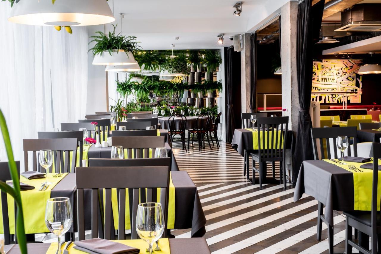 Rija Vef Hotel With Free Parking Riga Bagian luar foto